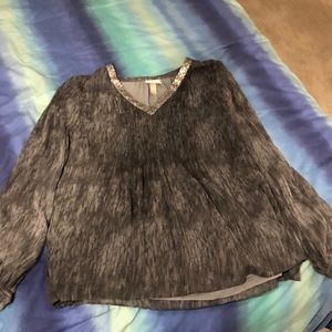 Blouse with sequins!